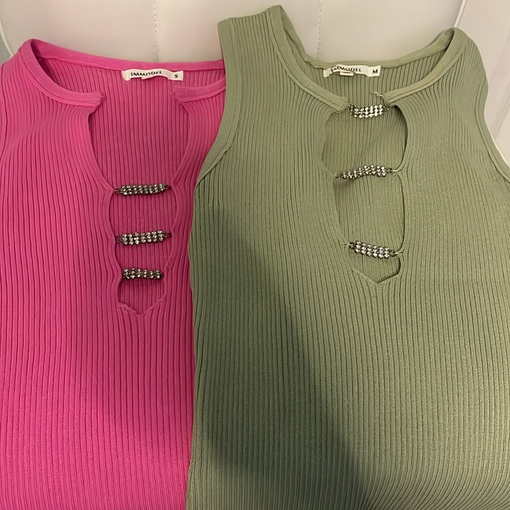 Olive Green Sleeveless Ribbed Top and Pink S green M